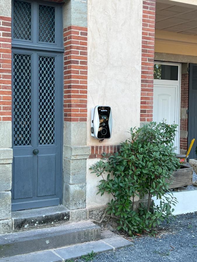 Château Ségot Neuilly-le-Réal Esterno foto