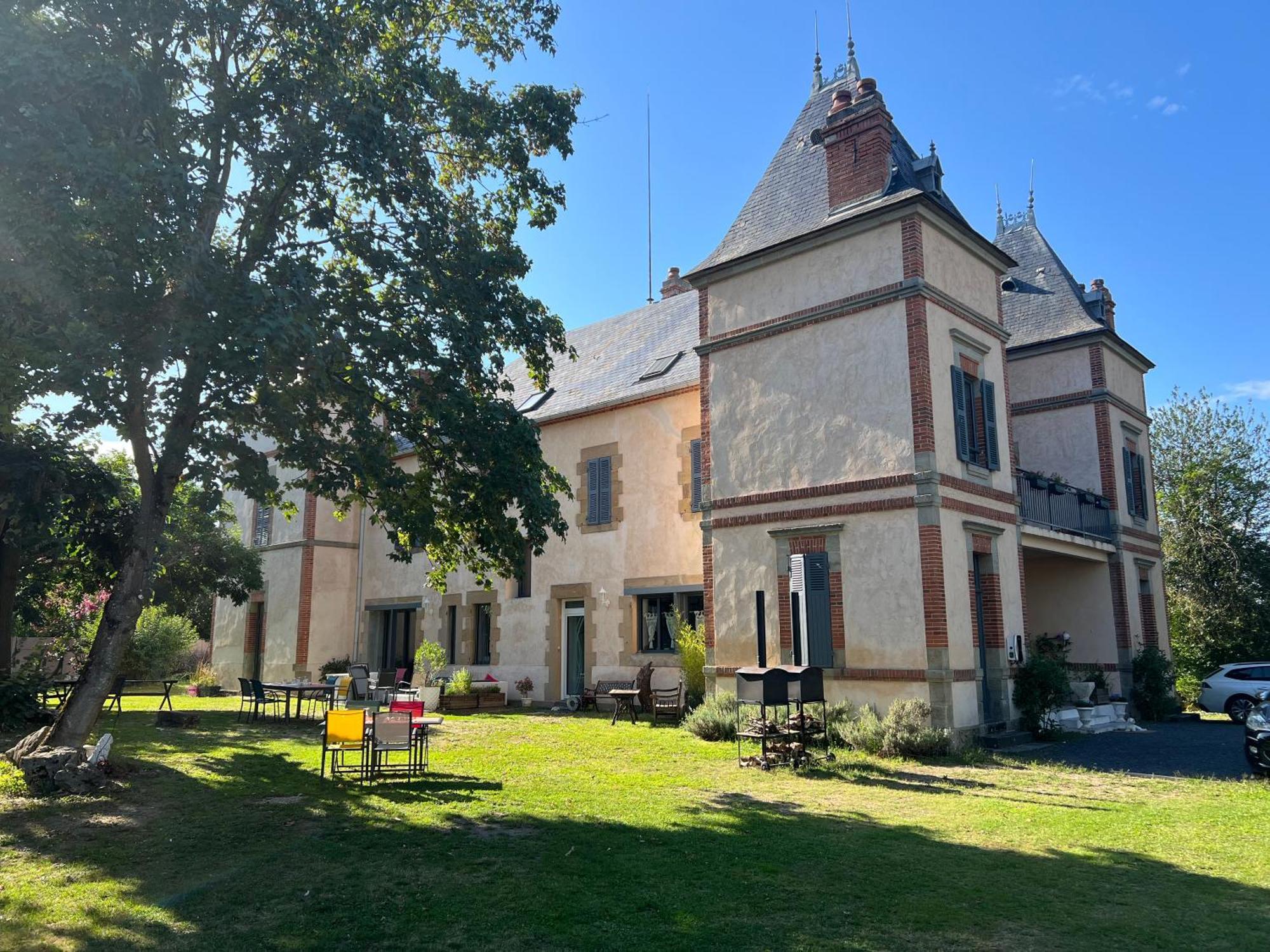 Château Ségot Neuilly-le-Réal Esterno foto